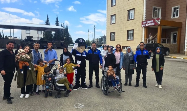 Minik öğrencilere polis mesleği tanıtıldı