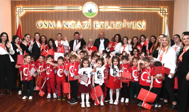 Miniklerden Başkan Erkan Aydın’a 23 Nisan ziyareti