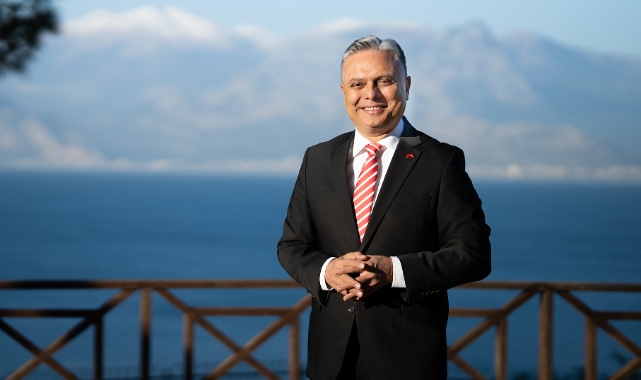 Muratpaşa Belediye Başkanı Ümit Uysal CHP Genel Başkanlığına adaylığını açıkladı