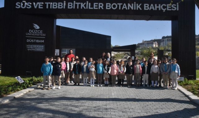 Namık Kemal İlkokulu Öğrencileri botanik bahçesinde