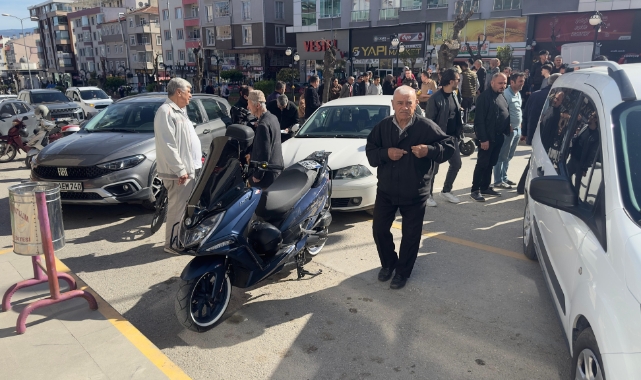 Otomobil ile motosiklet çarpıştı