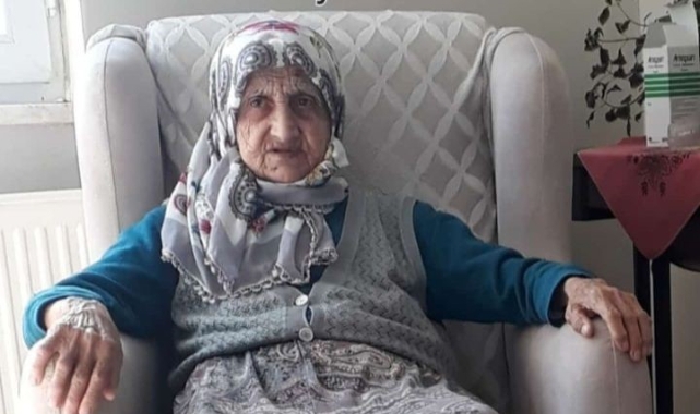 Otomobilin çarptığı kadın hayatını kaybetti