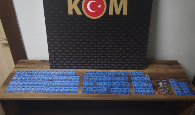 Piyasaya sahte altın sürüp önce kuyumcuları sonra vatandaşları dolandırdılar