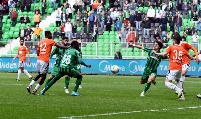 Sakaryaspor Adanaspor’u 2-1 mağlup etti