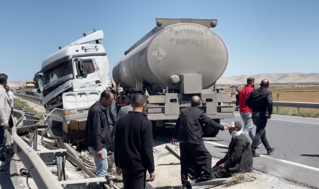 Şanlıurfa’da otomobil ile tır çarpıştı! 4 yaralı