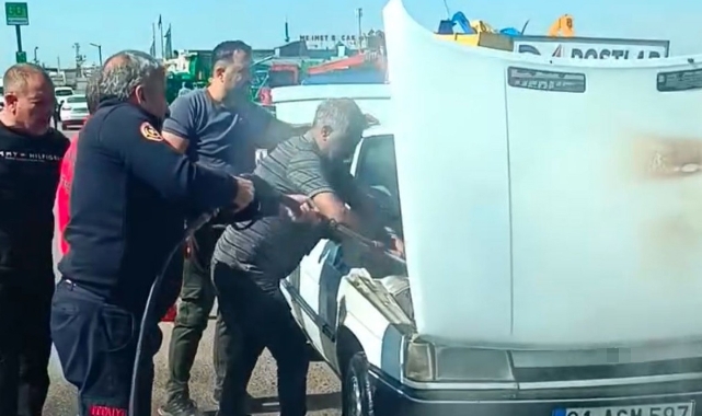 Şanlıurfa’da seyir halindeki otomobil alev aldı