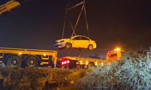 Sinop'ta otomobil su kanalına düştü: 4 yaralı