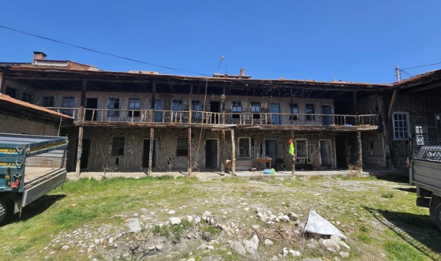 Tarihi Emet Han'ında restorasyon süreci başladı