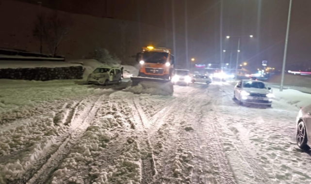 Tatvan'da 3 köy yolu ulaşıma kapandı