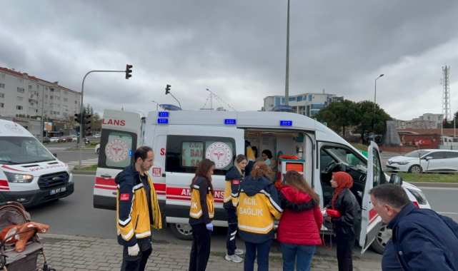 Tekirdağ'da yaya geçidinde anne ve bebeğine otomobil çarptı