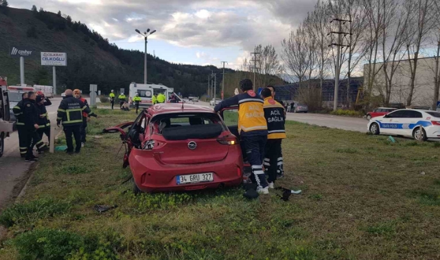 Tırla çarpışan otomobilde ölenlerin sayısı 5 oldu