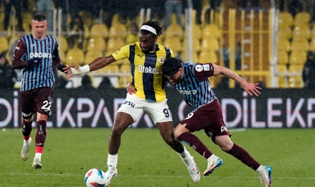 Trabzonspor'dan Kadıköy'de ilk yarı sürprizi!