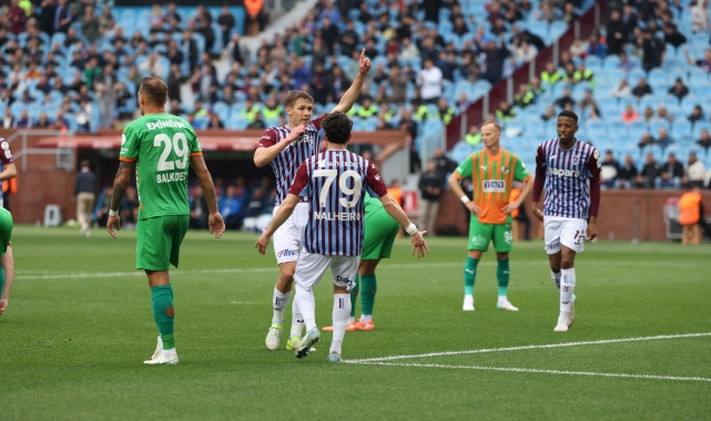 Trabzonspor sahasında Alanyaspor'u 4-3 mağlup etti
