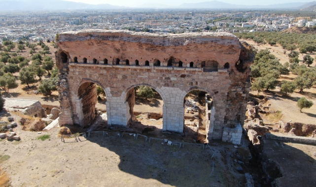 Tralleis Antik Kenti ziyaretçilerini bekliyor