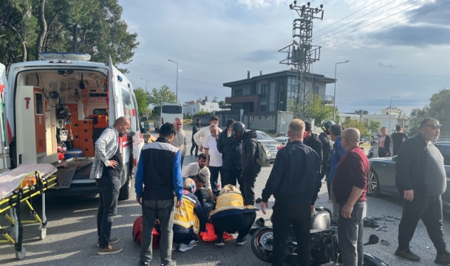 Tur aracıyla motosiklet çarpıştı! 1 yaralı