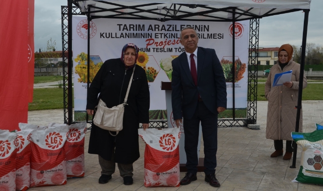 Üreticilere fasulye ve ayçiçeği tohumu dağıtıldı