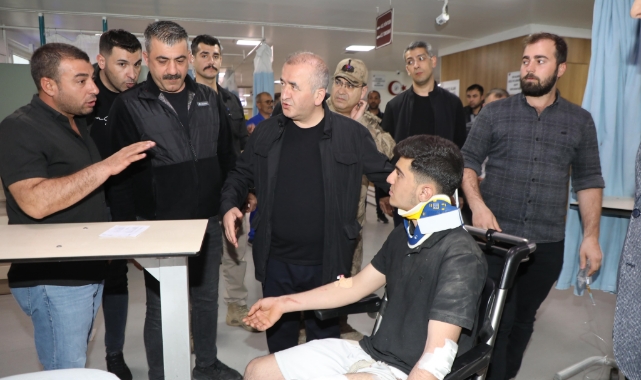 Vali Hatipoğlu Elazığ'daki kazada yaralananları ziyaret etti