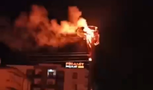 Van'da elektrik trafosu havai fişek gibi patladı