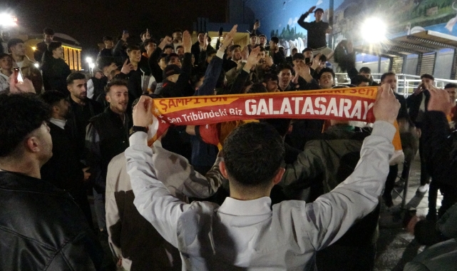 Van’da Galatasaraylı taraftarların derbi sevinci
