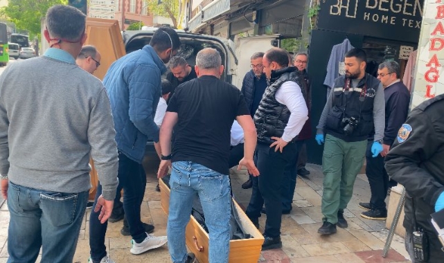Yaşlı adam iş hanının tuvaletinde ölü bulundu