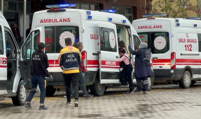 Yedikleri şekerden zehirlenen 15 öğrenci hastaneye kaldırıldı