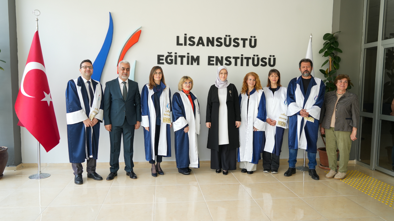 Başarılarla dolu hayatını 72 yaşında doktorayla taçlandırdı
