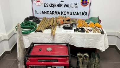 Eskişehir’de kaçak kazı yapan şahıslar suçüstü yakalandı