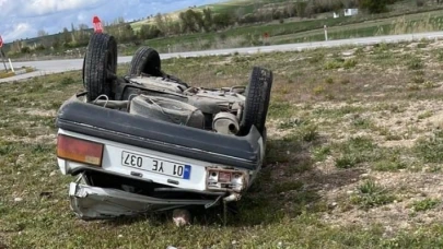 Konya’da otomobil refüje devrildi! 3 yaralı