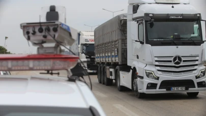 Bu radar kural tanımazlara geçit vermiyor! Aynı anda 4 araca ceza yazıyor