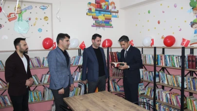 Köy okuluna kütüphane açıldı, öğrenciler kitaplarla buluştu