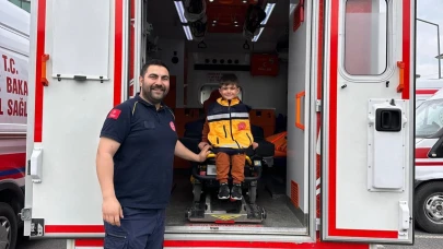 Minikler, ambulanslar ve tıbbi cihazları keşfetti