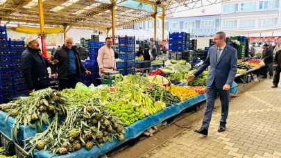 Kaymakam Özderin semt pazarını ziyaret etti