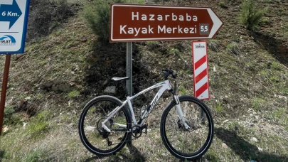 Hazar Baba Dağına bisikletle tırmandılar