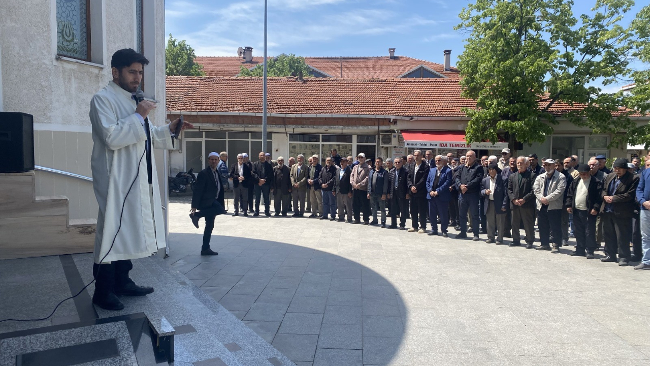 Yenice'de cuma namazı sonrası yağmur duası