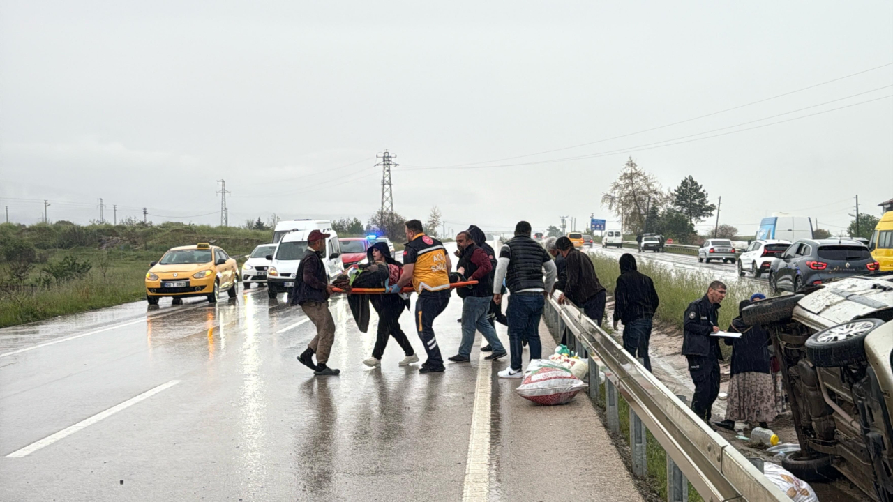 Tokat'ta iki otomobil çarpıştı: 5 kişi yaralandı