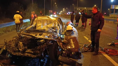 Bursa'da otomobil kamyonun altına girdi! Sürücü ağır yaralandı
