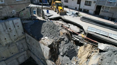 İstanbul'da inşaat çalışmaları esnasında bir yol daha çöktü!