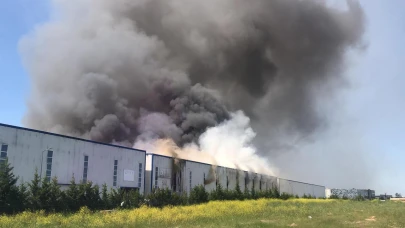 Çerkezköy'de fabrika yangını! Patlama sesleri gelen bölgeye girişler durduruldu