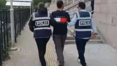 İzmir'de polisten kaçarken yüksekten düşen uyuşturucu satıcısı tutuklandı