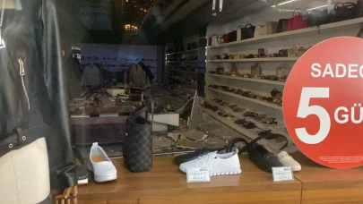 Mersin Forum AVM'de asma cam tavan çöktü! 2 yaralı