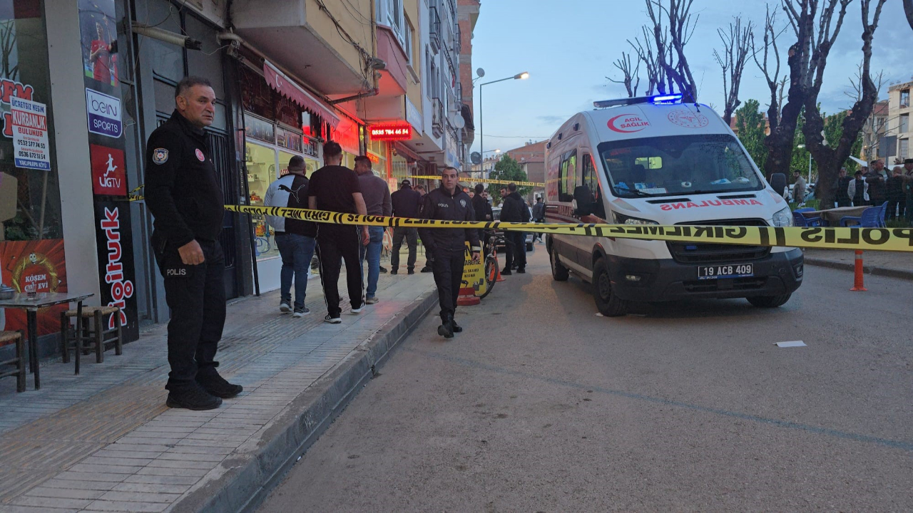 Çorum’da kavga sırasında silahıyla kendini vurdu