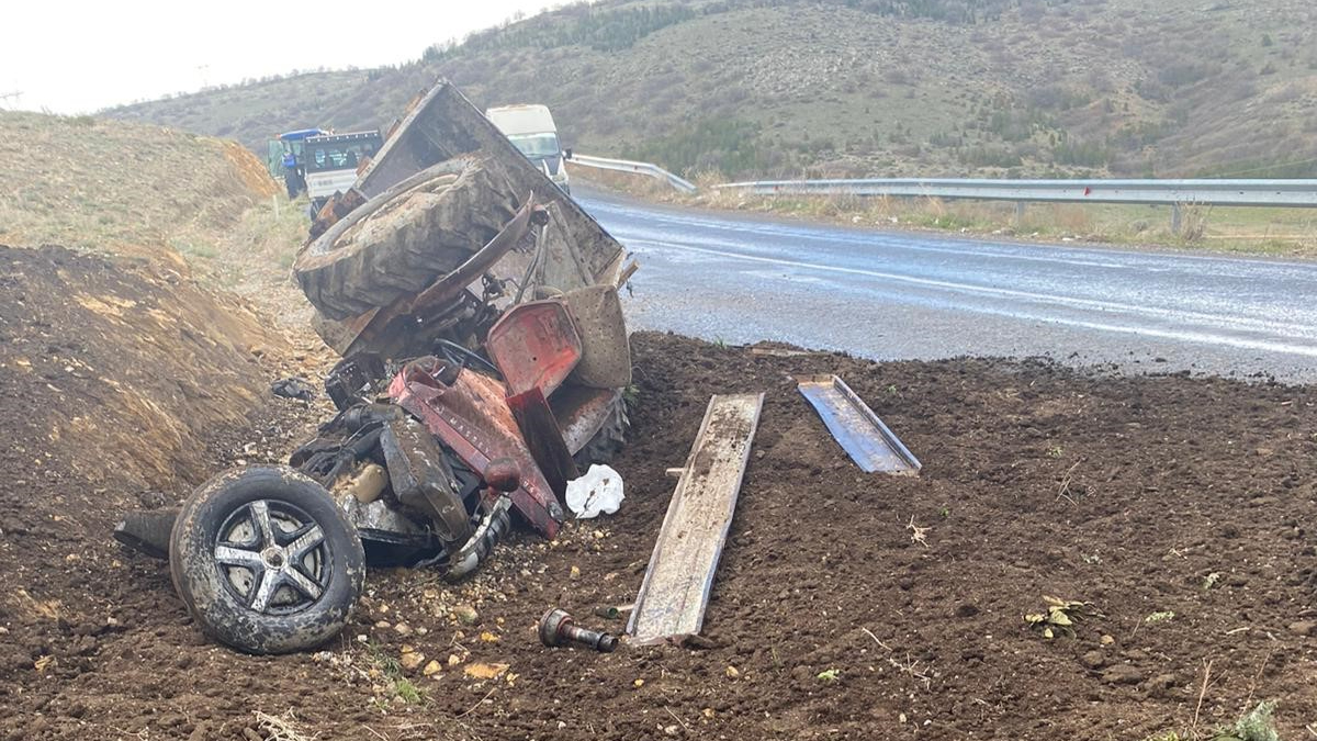 Kayseri'de kontrolden çıkan traktör şarampole yuvarlandı