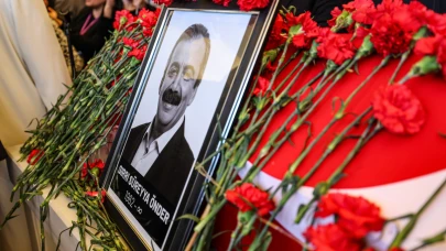 Sırrı Süreyya Önder Zincirlikuyu Mezarlığı’nda son yolculuğuna uğurlandı