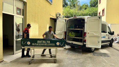 Antalya'da 2 çocuk babası depo içerisinde asılı bulundu