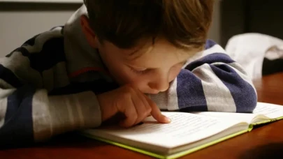 Bakan Göktaş duyurdu! Bin 990 kitap çocuk dostu listesinde