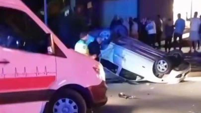 Mersin'de otomobiller çarpıştı! 5 yaralı