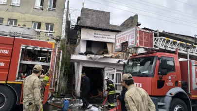 Hatay’da motosiklet tamircisinde yangın!
