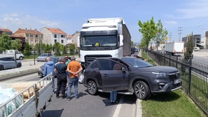Bursa’da korkutan kaza! Tırla cip çarpıştı