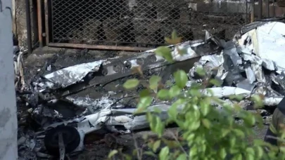 Bursa'da 2 pilotun öldüğü sokak arasına düşen uçakta 'metal perde' detayı