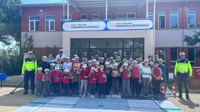Karacabey'de Trafik Haftası kapsamında çocuklara eğitim verildi